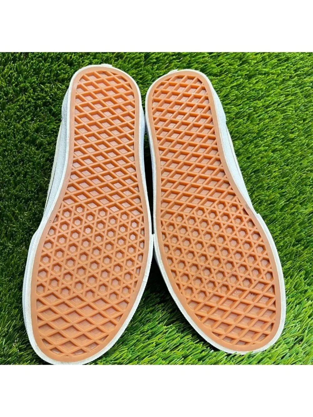 Vans Ward Womens Size 7.5 Beige White Athletic Walking Skateboard Shoes Sneakers